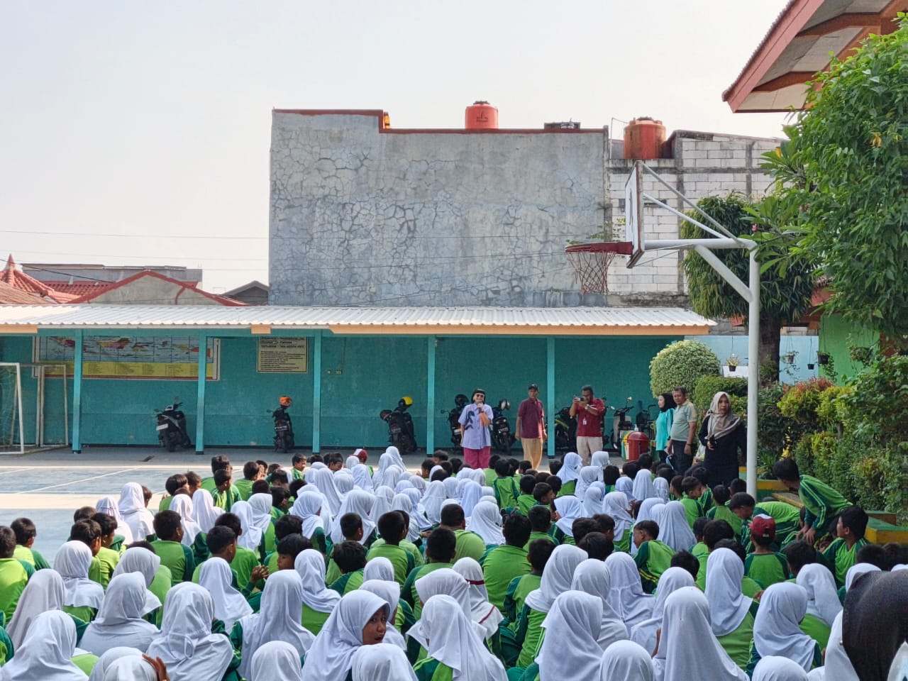 Wisata LiterAsyik Ke SDN Pulo Gebang 24